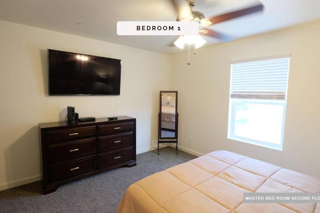 3 Story, 3 Bdrm, 4 Beds, 2 Bath, North Houston, Iah - 10B Villa Bagian luar foto